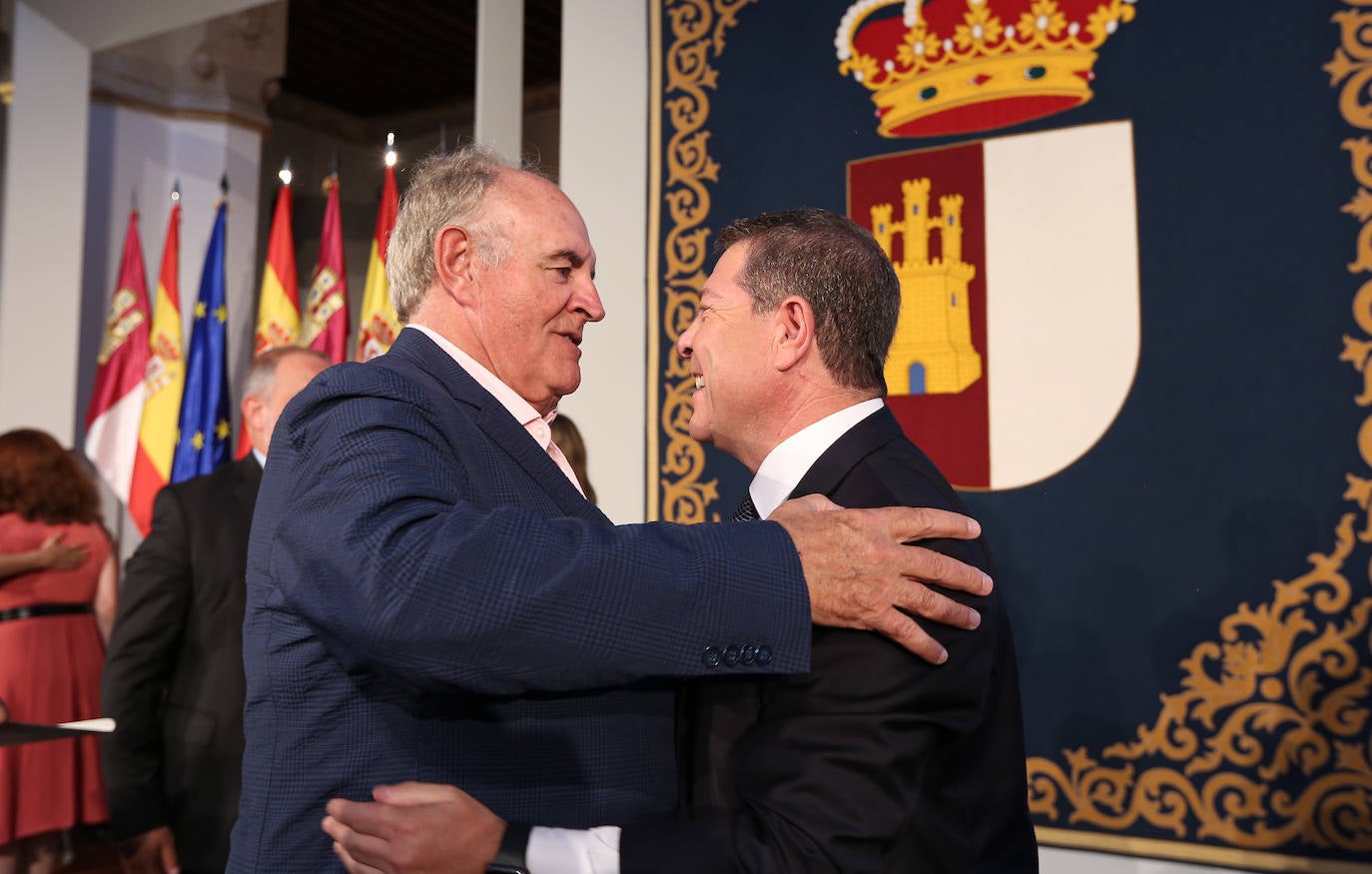 La toma de posesión de Emiliano García-Page como presidente de Castilla-La Mancha, en imágenes