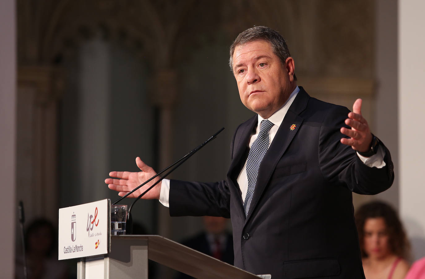 La toma de posesión de Emiliano García-Page como presidente de Castilla-La Mancha, en imágenes