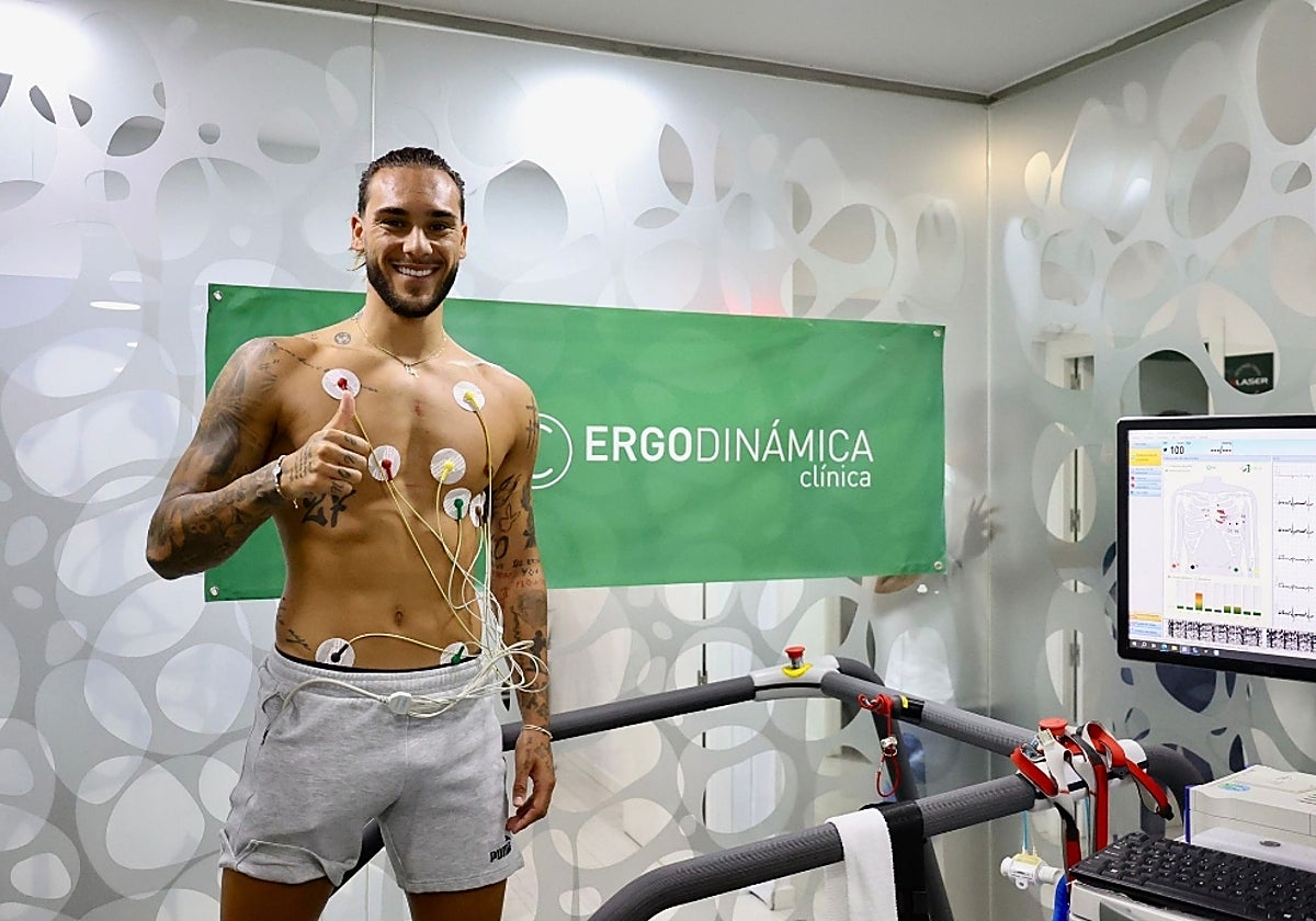 Dragisa Gudelj en el reconocimiento médico del Córdoba CF