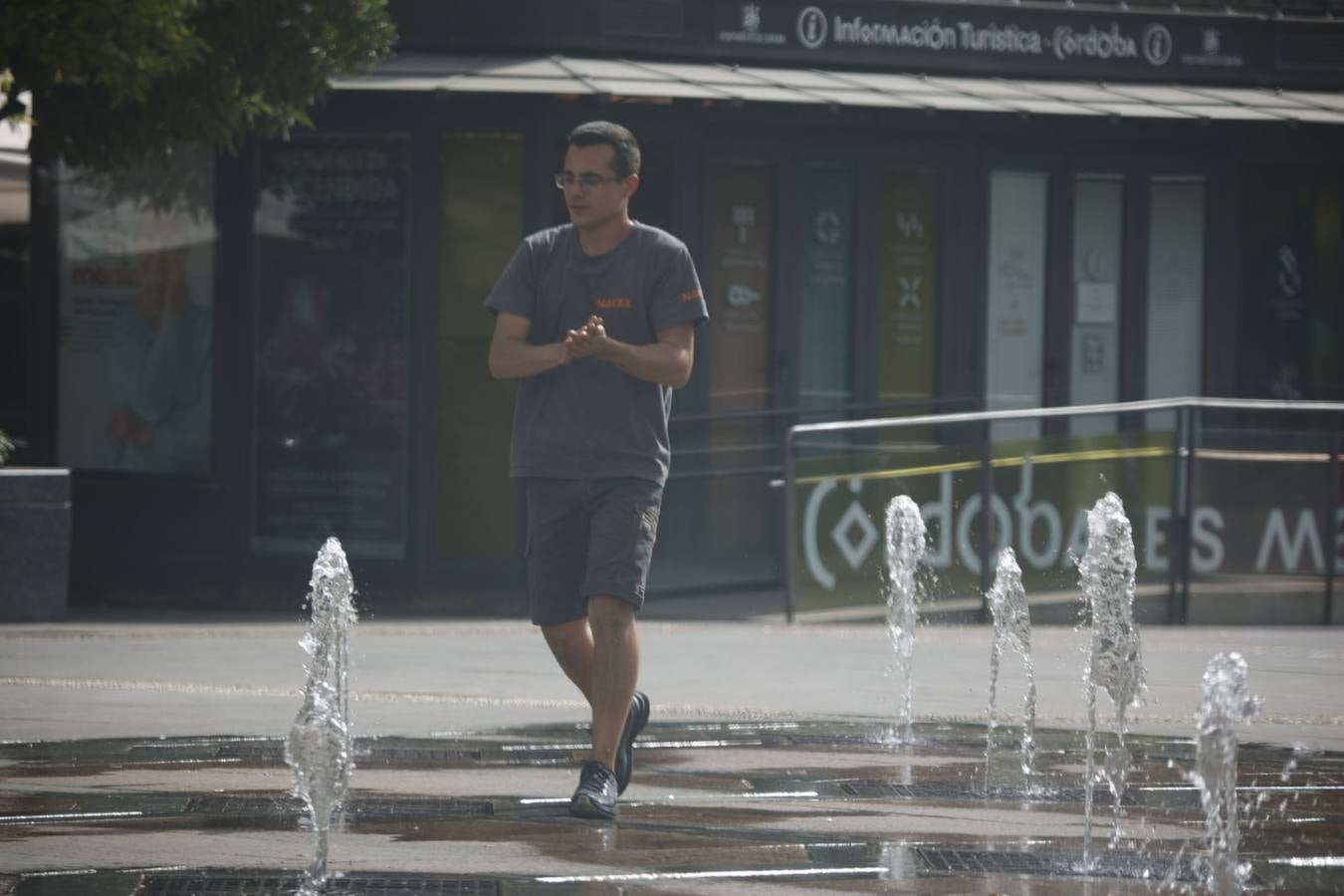 Fotos: Córdoba se abrasa a casi 44 grados a la sombra en la ola de calor
