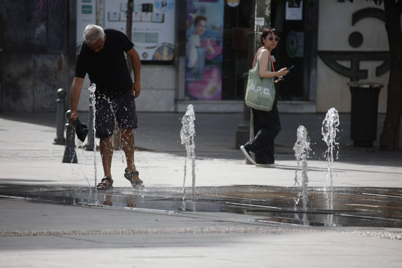 Fotos: Córdoba se abrasa a casi 44 grados a la sombra en la ola de calor