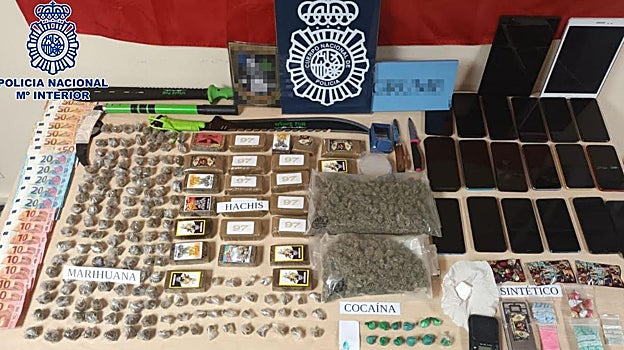 Drogas y dinero incautados durante la operación