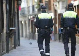 La Policía detiene a un hombre en Vitoria por golpear a sus hijos menores y maltratar continuamente a su pareja