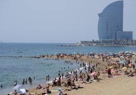 Detenido por agredir sexualmente a dos mujeres en la playa en Barcelona
