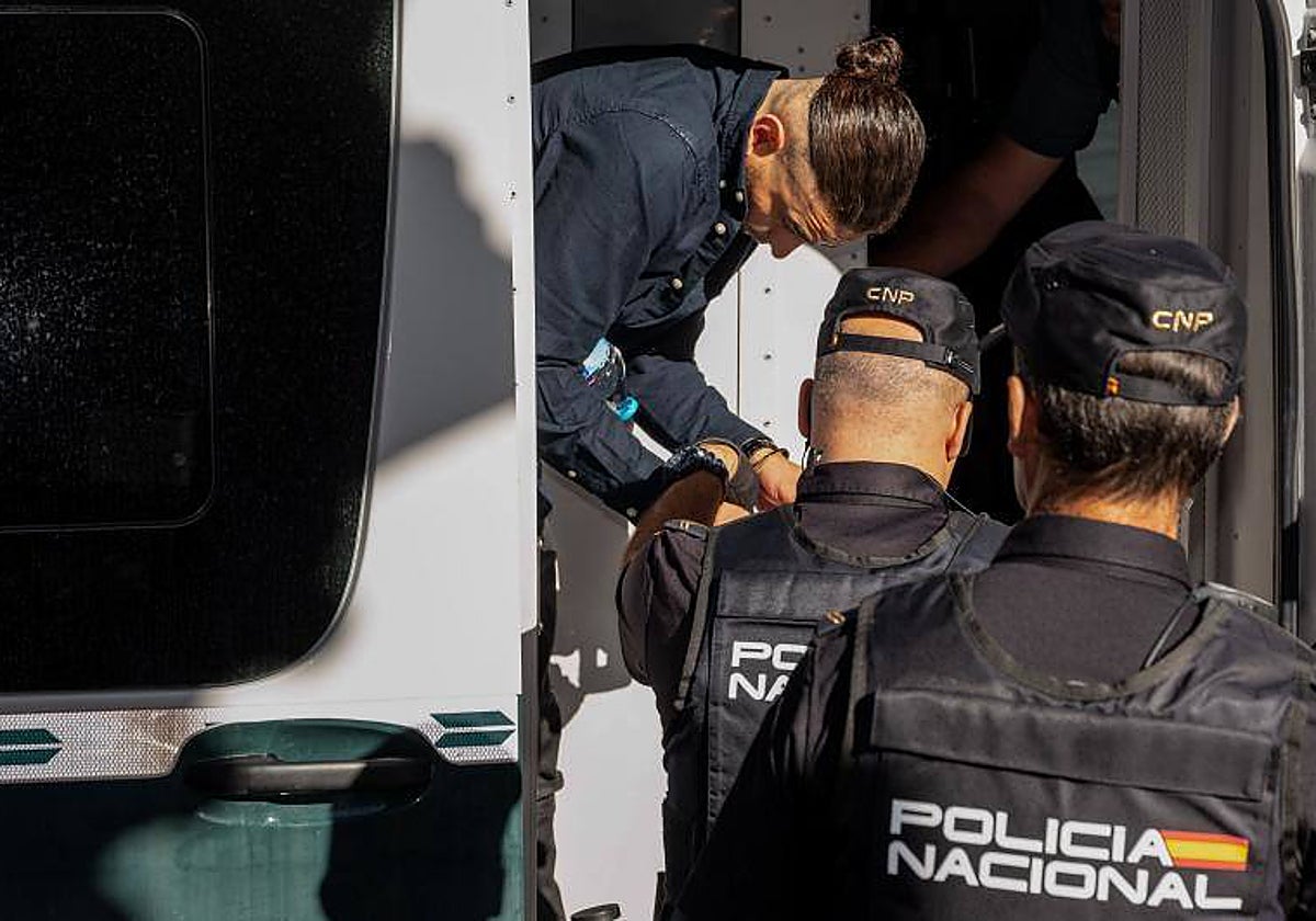 Culpable por unanimidad el acusado de matar a su tío de una puñalada en ...