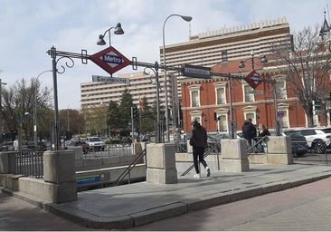 Un policía fuera de servicio detiene a un hombre que estranguló a su pareja y trató de huir con un bebé