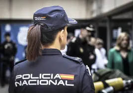 Condenan a doce años de cárcel a un interno que casi mata a una policía nacional de una paliza en Valencia