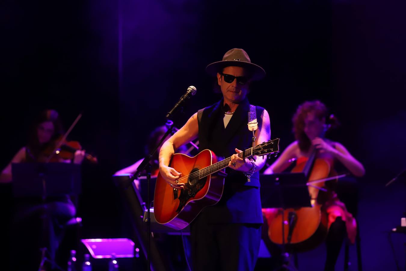 Coti llena el Gran Teatro con sus grandes temas y la fusión en su música