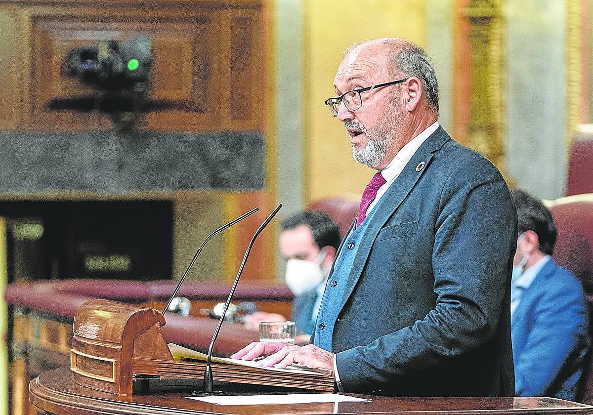 Juan Bernardo Fuentes Curbelo en una intervención en el Congreso cuando era diputado del PSOE