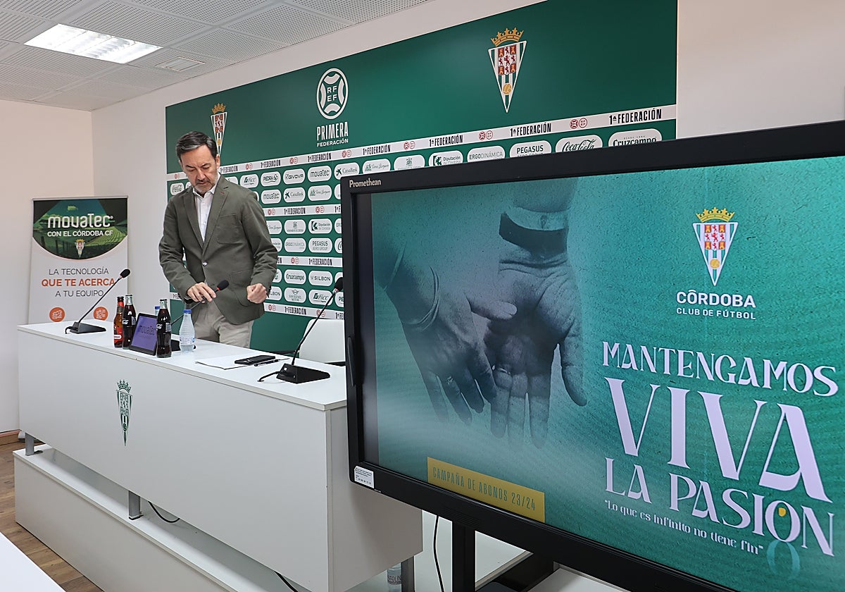 Antonio Fernández Monterrubio en la presentación de la campaña de abonados del Córdoba