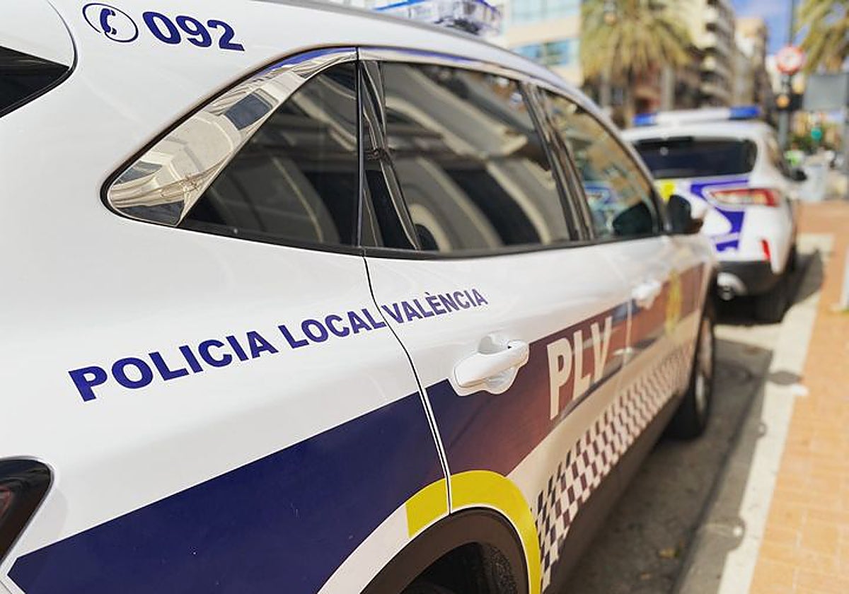 Imagen de recurso de un coche patrulla de la Policía Local de Valencia