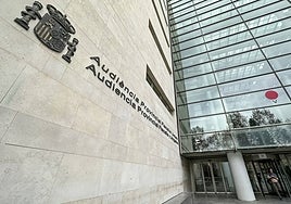 Un suegro engaña a su yerno en Valencia con un seguro de vida para estafarle 27.500 euros
