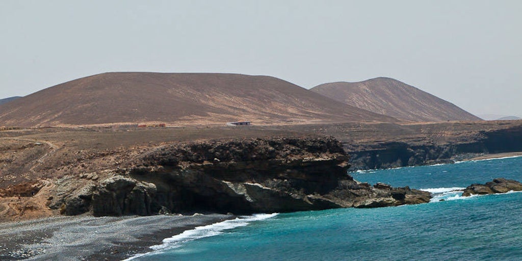 Muere un hombre de 70 años tras ahogarse en la Playa Los Laguitos ...