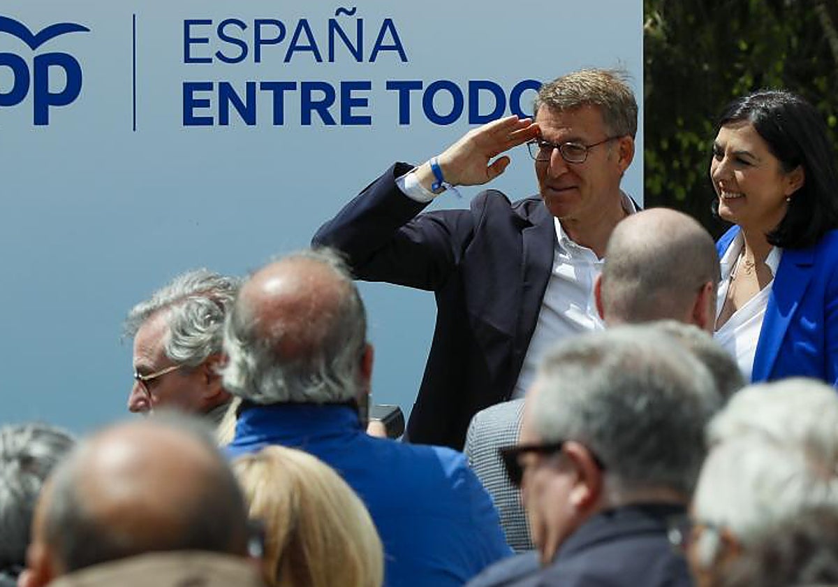 Feijóo junto a la candidata del PP a la alcaldía de Lugo, Elena Candia, la pasada campaña de municipales