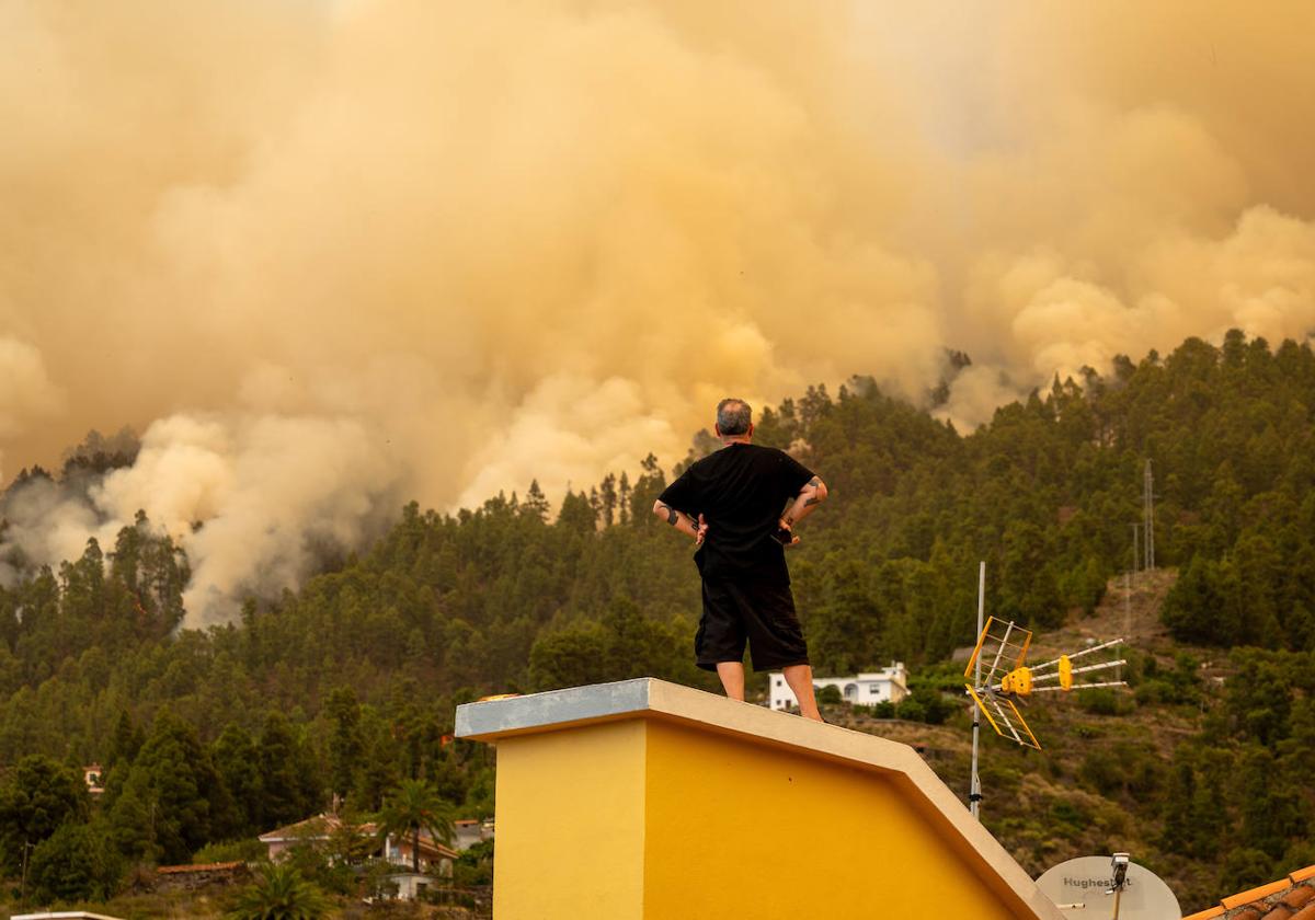 El fuego cerca de La Caldera