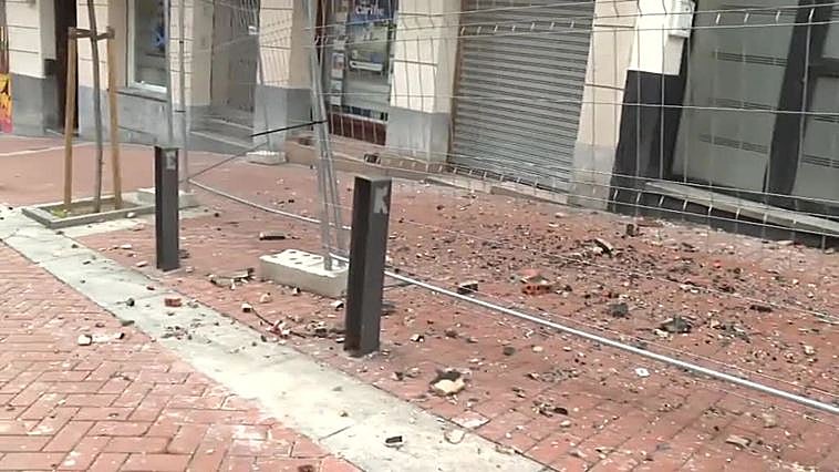 Polémica en Barakaldo por los bolardos que impidieron a los bomberos llegar con rapidez a un incendio en el que falleció un joven de 16 años