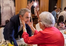 Zapatero vuelve a la intensidad: iguala la «sorpresa» de ganar las elecciones a la de «descubrir una pareja o un poema»