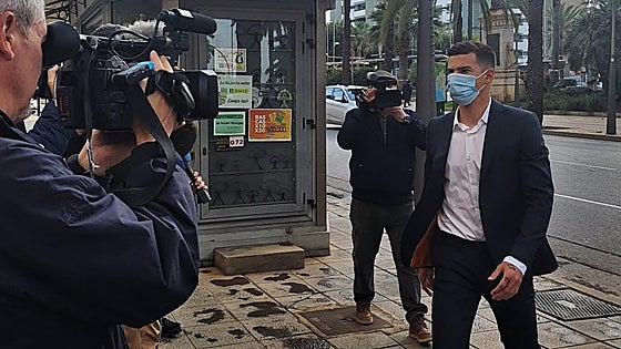 El futbolista Santi Mina recurrirá ante el Supremo la condena de cuatro años de cárcel por abuso sexual a una joven en Almería