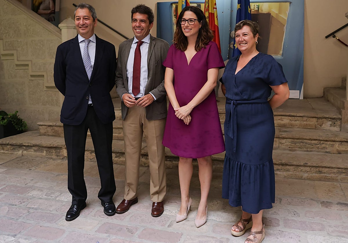 Vicente Barrera junto a Carlos Mazón y las exconselleras Aitana Mas y Raquel Tamarit, en el traspaso de poderes