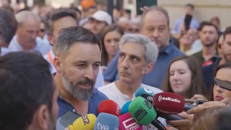 Abascal insiste en criticar al PP por ofrecer pactos al PSOE