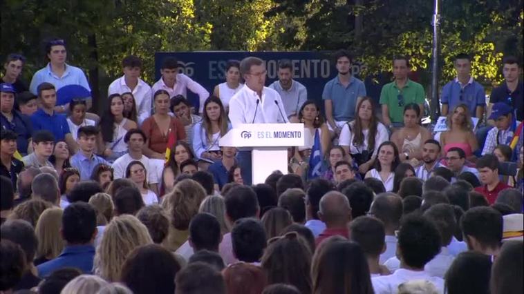 Feijóo relaciona los datos "maquillados" de empleo con el maquillaje de Yolanda Díaz