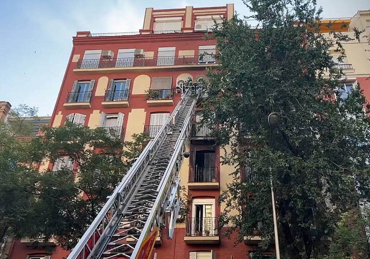 Muere un hombre de 74 años en el incendio de su vivienda en Chamberí