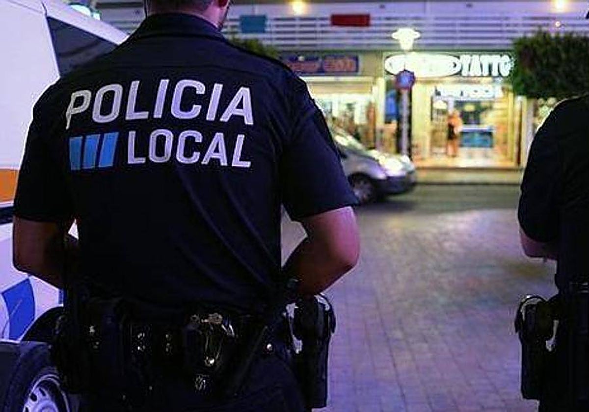 Agentes de la Policía en un operativo