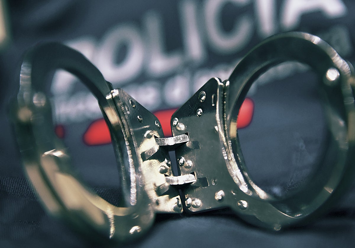 Esposas para los detenidos