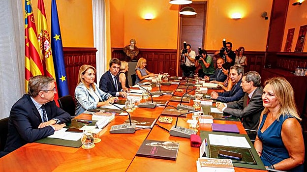Primera reunión del Consell en la actual legislatura, celebrada en el museo Marq de Alicante este viernes