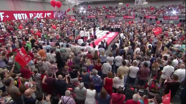Sánchez critica los "pactos" del PP con Bildu en Vitoria