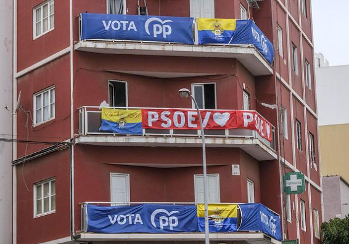 La fachada electoral de Pedro Hidalgo, en Las Palmas de Gran Canaria