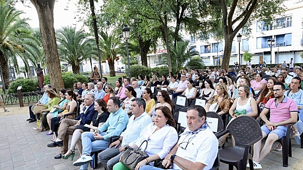 Algunos de los asistentes a la presentación de la Dulcinea 2023, Gema Soto Talavera