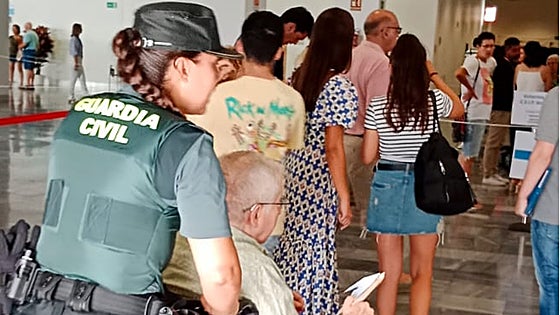 Así va la jornada de las elecciones generales en Almería: más de 30 grados, voto en mano y solo un retraso en un pueblo