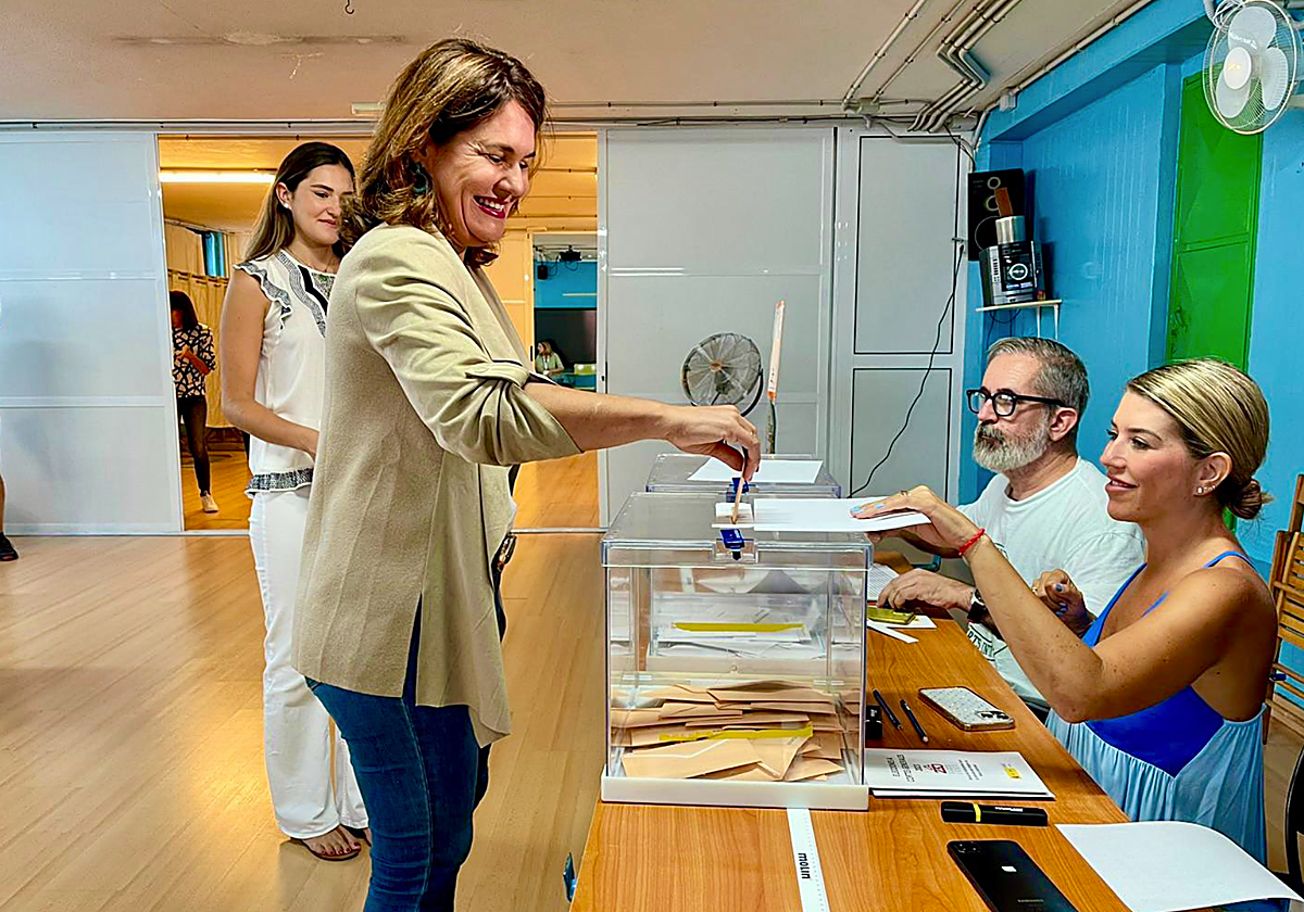 Jimena Delgado vota en Las Palmas de Gran Canaria
