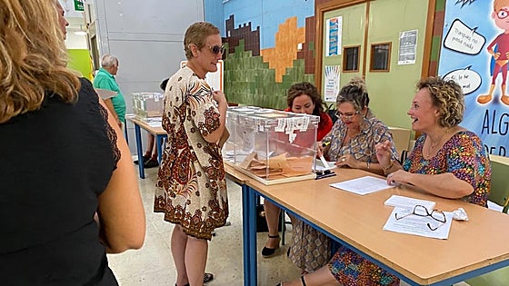 El voto masivo se deja notar en Málaga con un 40,11% a las 14.00 horas y sube más de cinco puntos respecto a 2019