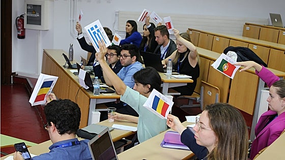 Cien jóvenes simulan esta semana el funcionamiento de la Unión Europea en Málaga