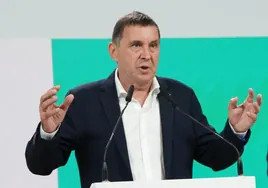 Otegi se entrega a Sánchez mientras el PNV sube el precio a un año de las elecciones vascas