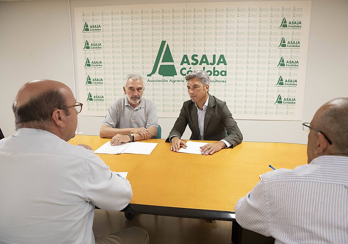 Ignacio Fernández de Mesa y Andrés Lorite, durante su reunión en Asaja