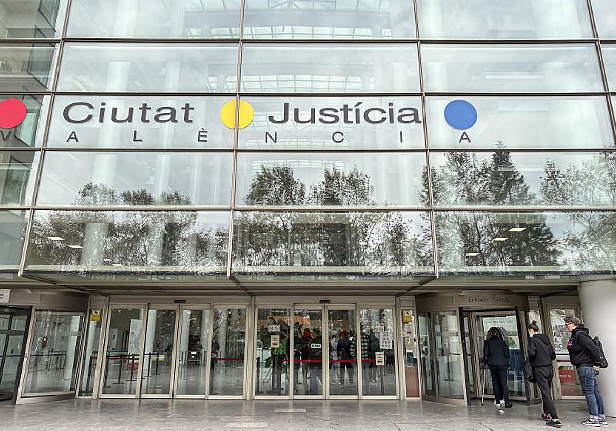 Condenan a 22 años de prisión a un hombre que causó un incendio en un edificio y murió un niño de tres años