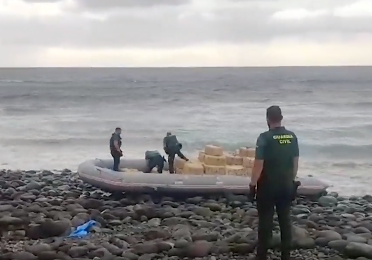 Neumática a la deriva encontrada en Gran Canaria