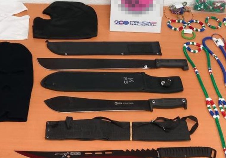 Material incautado a los trinitarios durante la operación