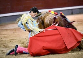 Jorge Molina erra con la espada un importante triunfo en Las Ventas