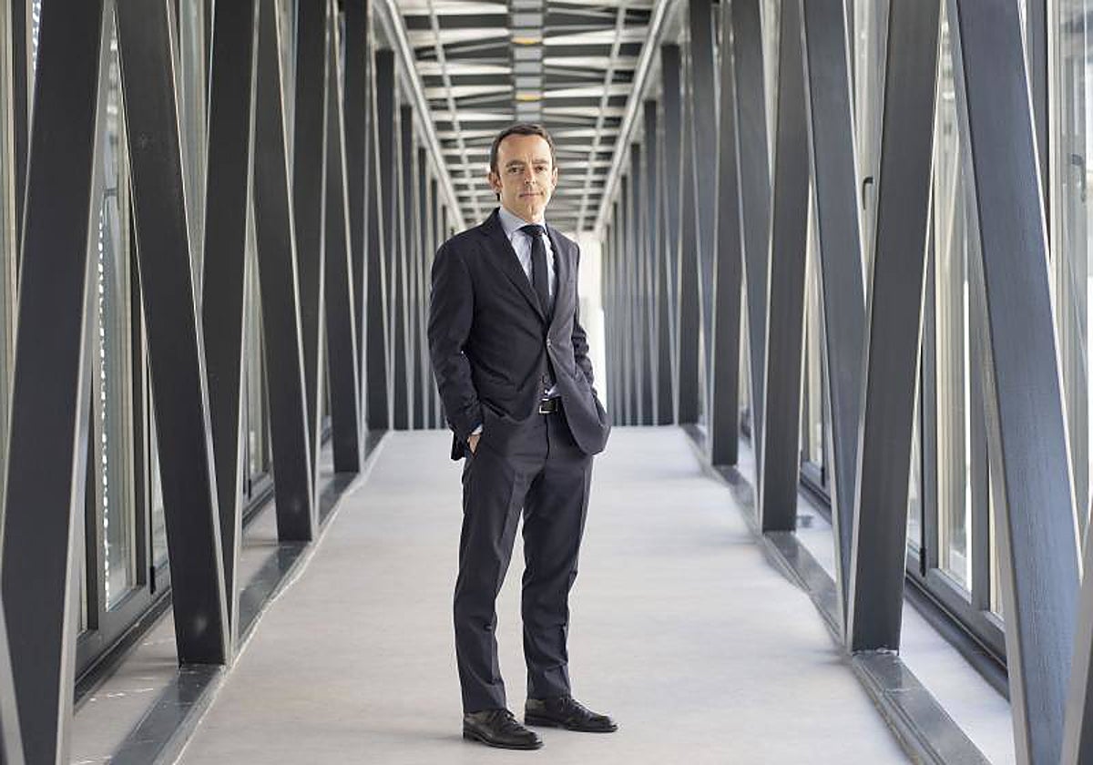 El nuevo fiscal jefe de la Fiscalía Provincial de Pontevedra, Pablo Varela, después de una entrevista con ABC, en una imagen de archivo