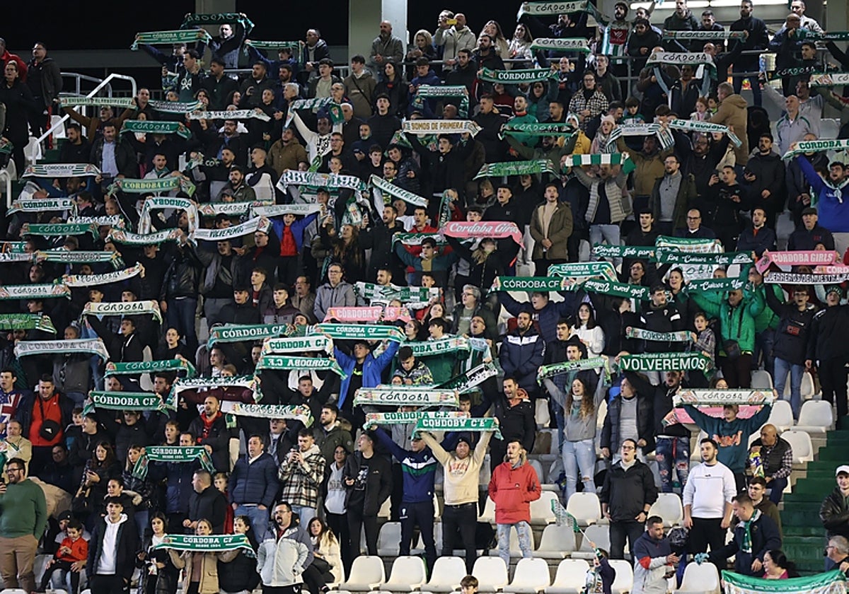 La afición del Córdoba CF en El Arcángel durante la pasada temporada
