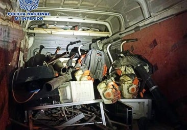 Cuatro desbrozadoras, dos sopladoras, una radial y una cizalla: el material robado en una obra por el padre y su hijo detenidos