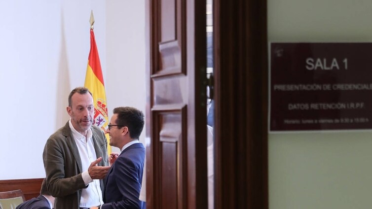 El diputado del PP por Soria Tomás Cabezón, el primero en recoger su acta en el Congreso para la XV Legislatura