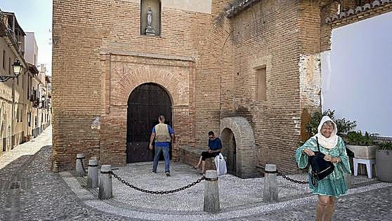 Rusos y ucranianos firman cada domingo una tregua en Granada para rezar juntos