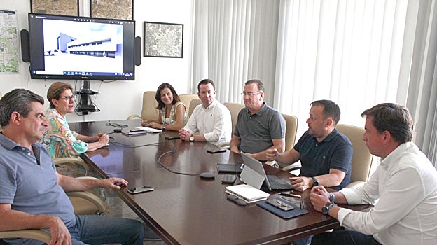 Reunión entre los responsables del Ayuntamiento de Lucena y de Amara