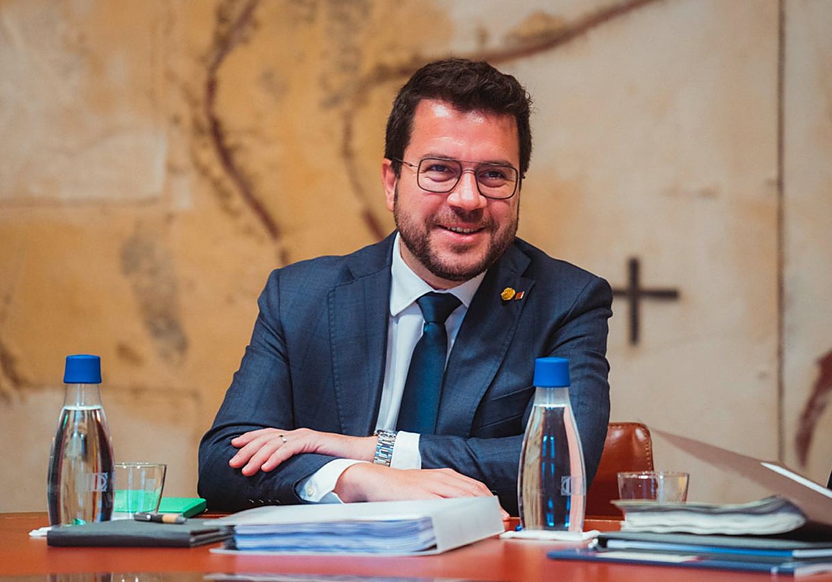 Pere Aragonès, presidente de la Generalitat de Cataluña, poco antes de iniciar la reunión del Govern, hoy