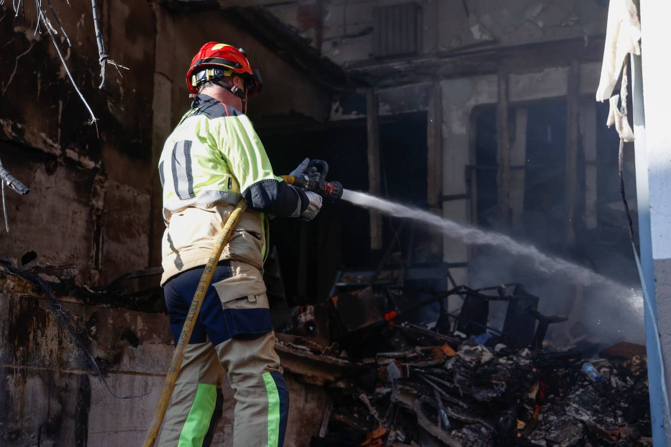 Explosión en un edificio de Valladolid: las fotografías del siniestro
